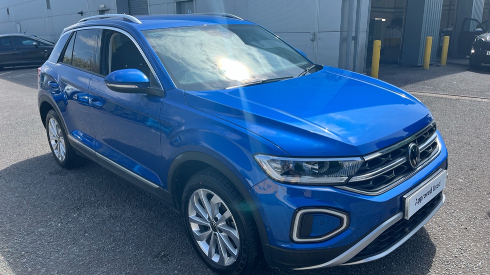 Volkswagen T-Roc 2.0 TSI 4MOTION Style 5dr DSG Petrol Hatchback - Image 21