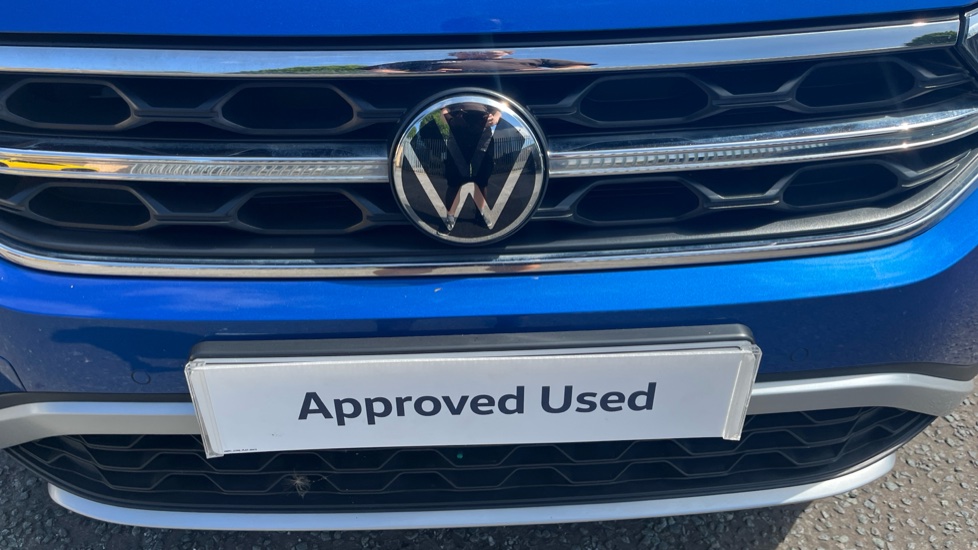 Volkswagen T-Roc 2.0 TSI 4MOTION Style 5dr DSG Petrol Hatchback - Image 22