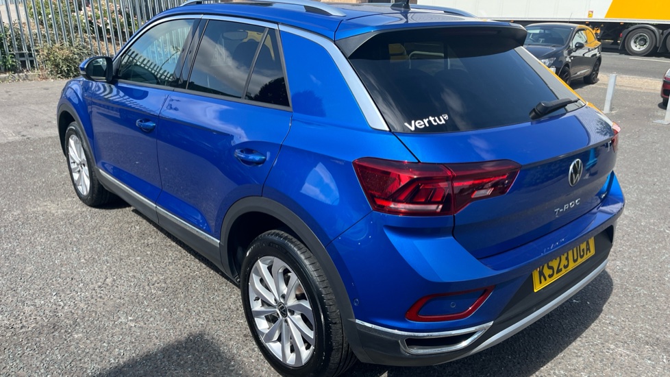 Volkswagen T-Roc 2.0 TSI 4MOTION Style 5dr DSG Petrol Hatchback - Image 26