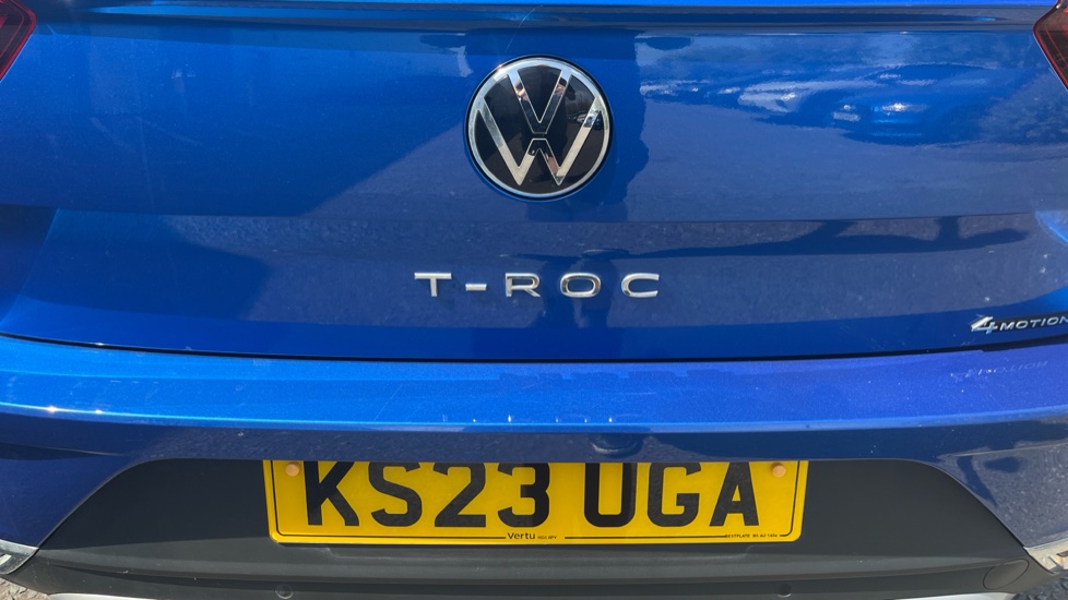 Volkswagen T-Roc 2.0 TSI 4MOTION Style 5dr DSG Petrol Hatchback - Image 28