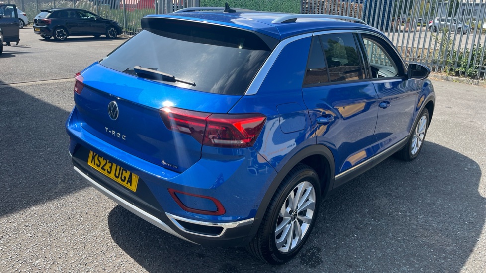 Volkswagen T-Roc 2.0 TSI 4MOTION Style 5dr DSG Petrol Hatchback - Image 30