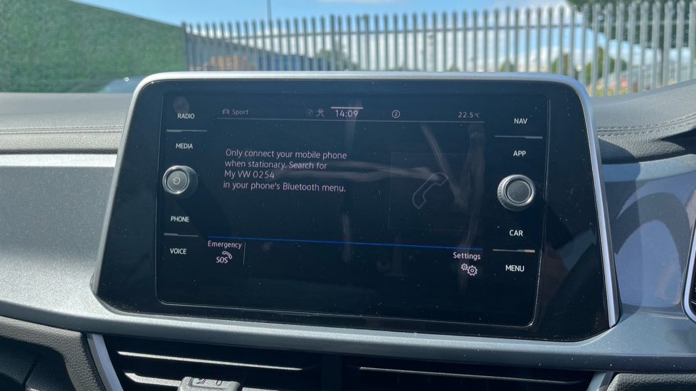 Volkswagen T-Roc 2.0 TSI 4MOTION Style 5dr DSG Petrol Hatchback - Image 40