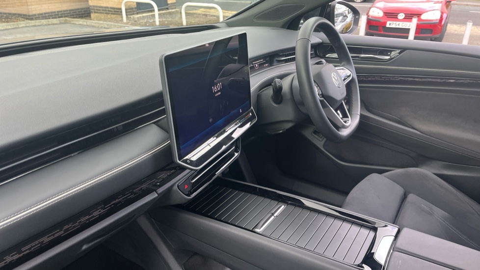 Volkswagen ID.7 210kW Match Pro Plus 77kWh 5dr Auto Electric Estate - Image 2