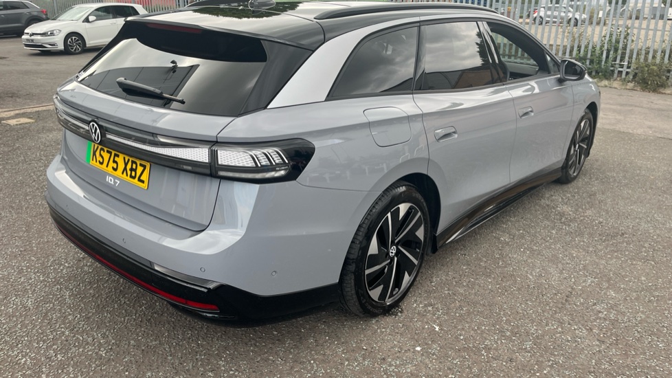 Volkswagen ID.7 210kW Match Pro Plus 77kWh 5dr Auto Electric Estate - Image 30