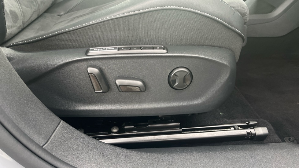 Volkswagen ID.7 210kW Match Pro Plus 77kWh 5dr Auto Electric Estate - Image 37