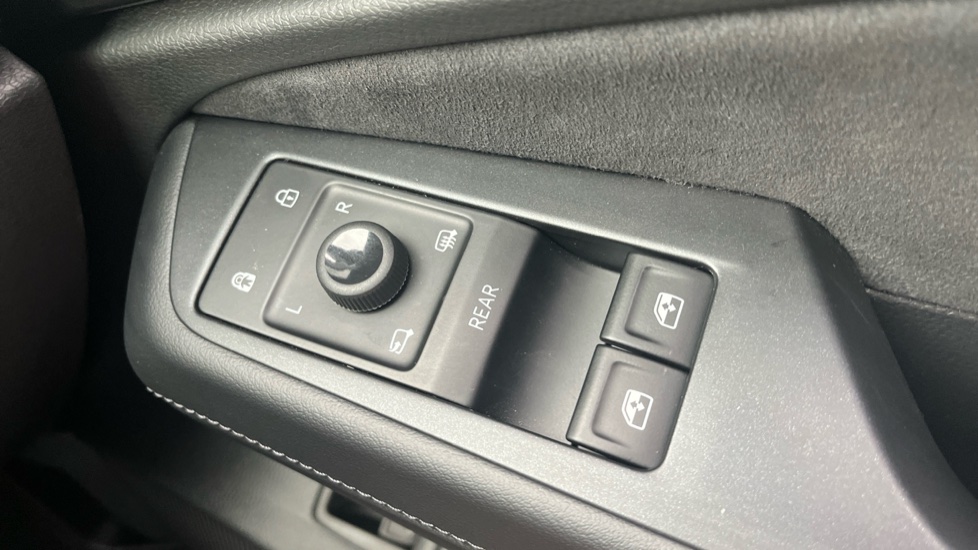Volkswagen ID.7 210kW Match Pro Plus 77kWh 5dr Auto Electric Estate - Image 38