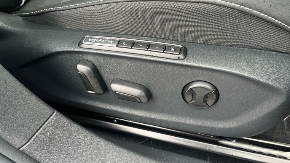 Volkswagen ID.7 210kW Match Pro S Plus 86kWh 5dr Auto Electric Estate - Image 39