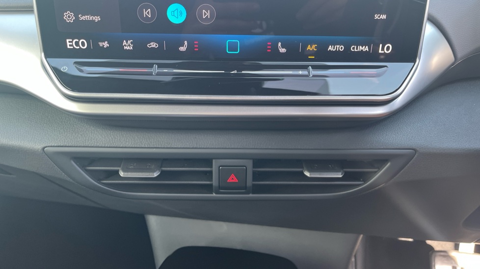 Volkswagen ID.4 210kW Match Pro 77kWh 5dr Auto Electric Estate - Image 13