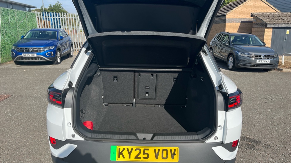 Volkswagen ID.4 210kW Match Pro 77kWh 5dr Auto Electric Estate - Image 20