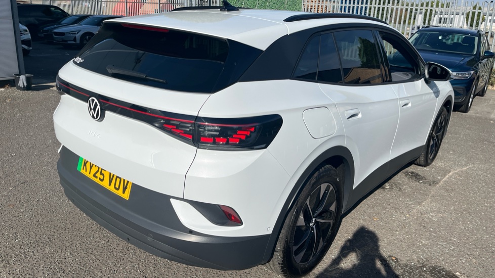 Volkswagen ID.4 210kW Match Pro 77kWh 5dr Auto Electric Estate - Image 21
