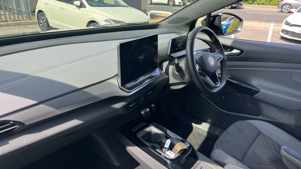Volkswagen ID.4 210kW Match Pro 77kWh 5dr Auto Electric Estate - Image 2