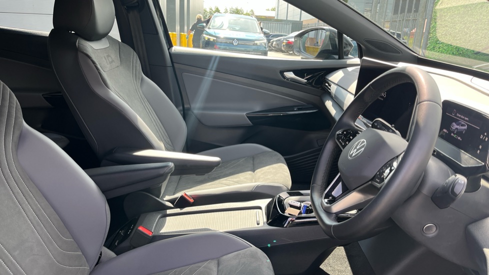 Volkswagen ID.4 210kW Match Pro 77kWh 5dr Auto Electric Estate - Image 15