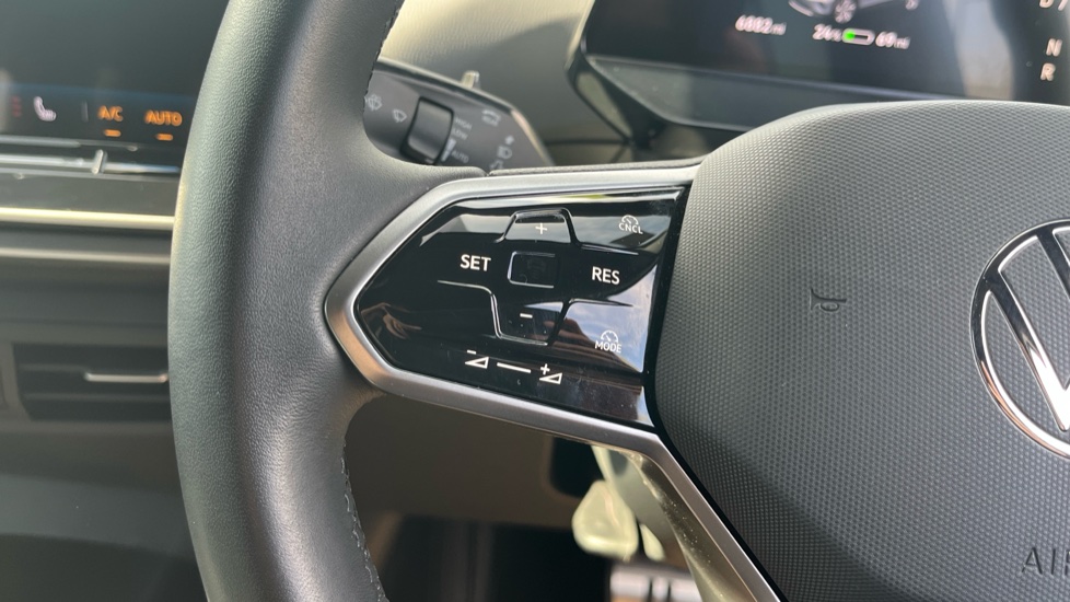 Volkswagen ID.4 210kW Match Pro 77kWh 5dr Auto Electric Estate - Image 17