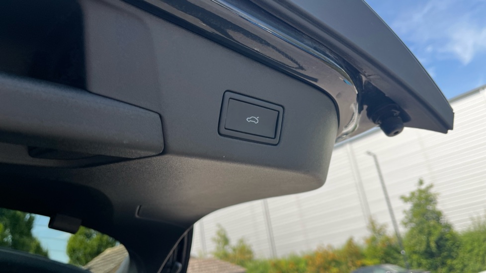 Volkswagen ID.4 210kW Match Pro 77kWh 5dr Auto Electric Estate - Image 30