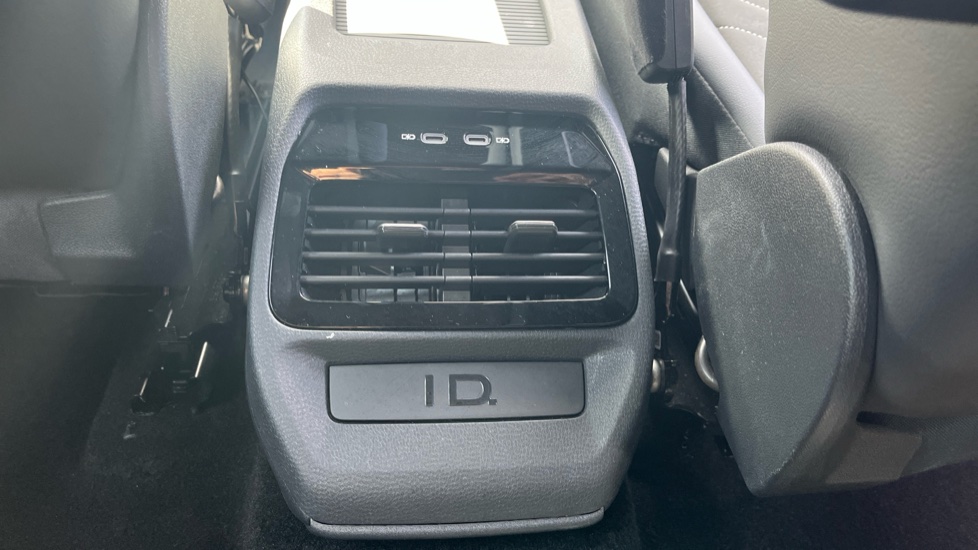 Volkswagen ID.4 210kW Match Pro 77kWh 5dr Auto Electric Estate - Image 33