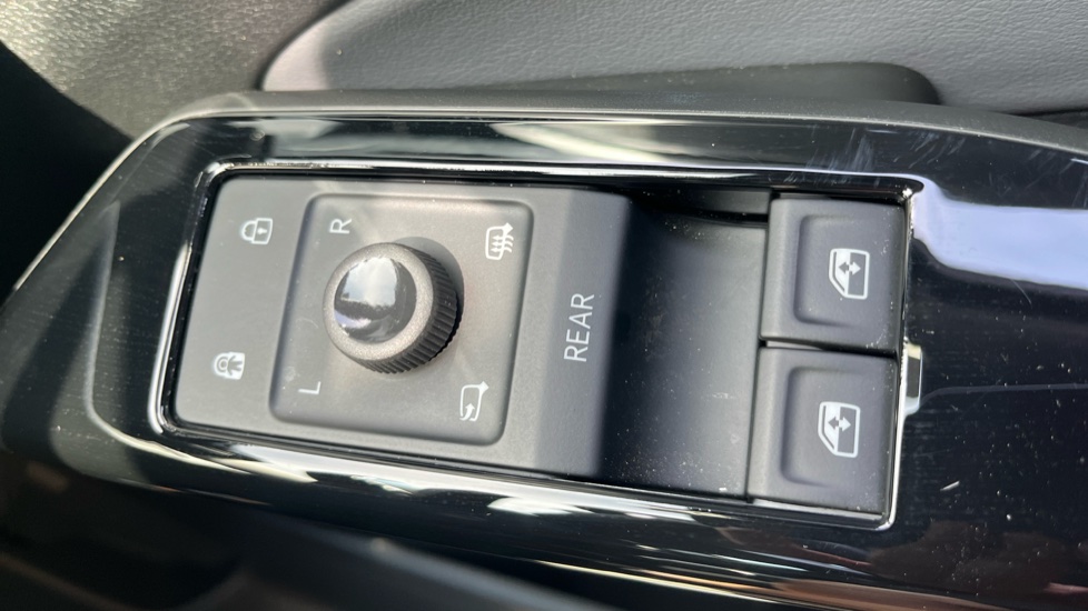 Volkswagen ID.4 210kW Match Pro 77kWh 5dr Auto Electric Estate - Image 35