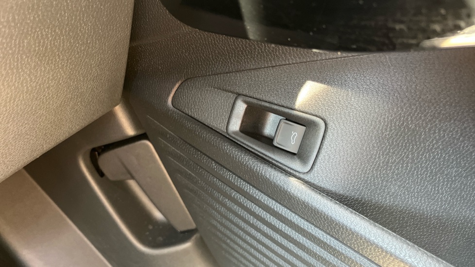 Volkswagen ID.4 210kW Match Pro 77kWh 5dr Auto Electric Estate - Image 36
