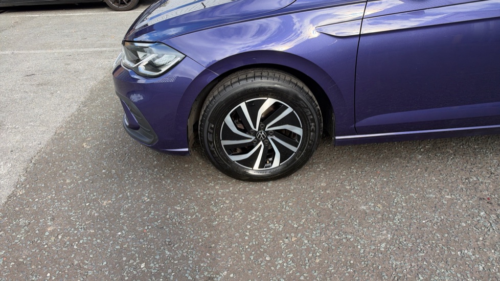Volkswagen Polo 1.0 TSI Life 5dr DSG Petrol Hatchback - Image 23