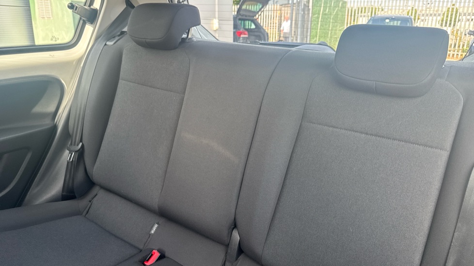 Volkswagen Up 1.0 Move Up 5dr Petrol Hatchback - Image 16