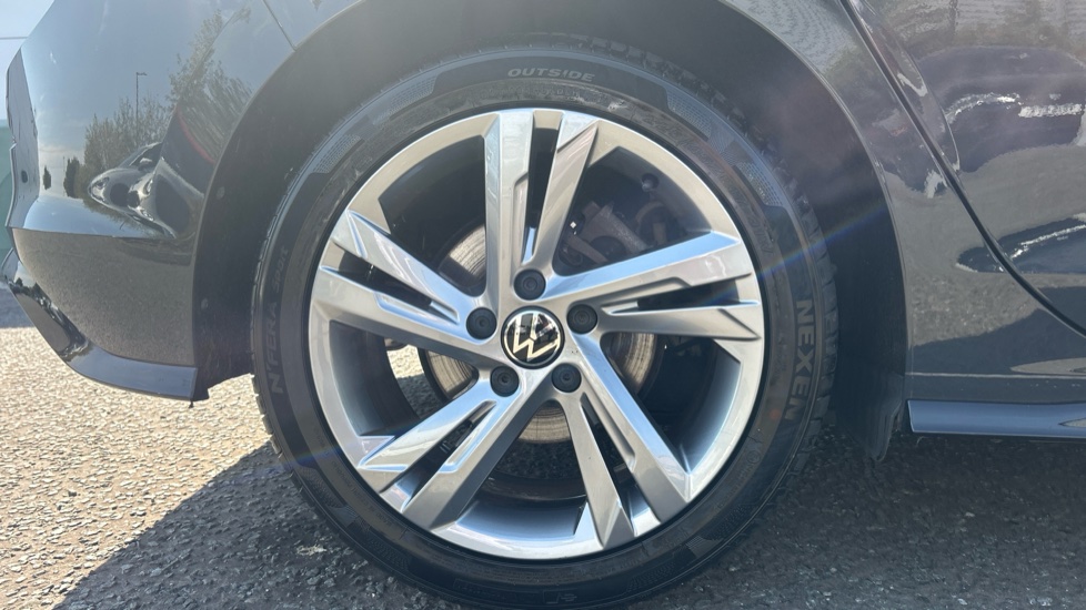 Volkswagen Golf 1.5 TSI R-Line 5dr Petrol Hatchback - Image 5