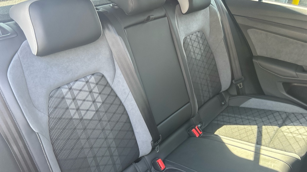 Volkswagen Golf 1.5 TSI R-Line 5dr Petrol Hatchback - Image 16