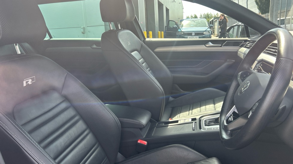 Volkswagen Passat 2.0 TDI EVO SCR R-Line 5dr DSG Diesel Estate - Image 15
