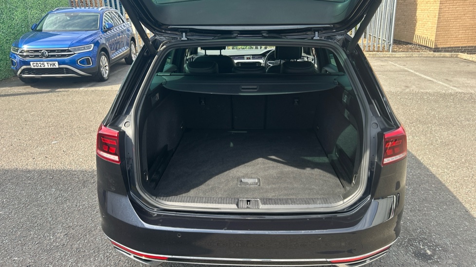 Volkswagen Passat 2.0 TDI EVO SCR R-Line 5dr DSG Diesel Estate - Image 20