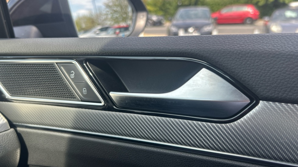 Volkswagen Passat 2.0 TDI EVO SCR R-Line 5dr DSG Diesel Estate - Image 23