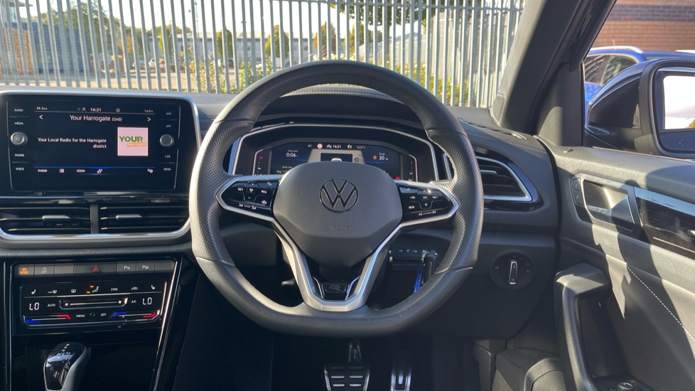 Volkswagen T-Roc 1.5 TSI R-Line 5dr DSG Petrol Hatchback - Image 10