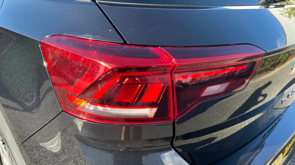 Volkswagen T-Roc 1.5 TSI R-Line 5dr DSG Petrol Hatchback - Image 28