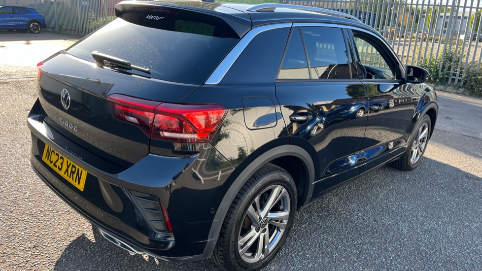 Volkswagen T-Roc 1.5 TSI R-Line 5dr DSG Petrol Hatchback - Image 30
