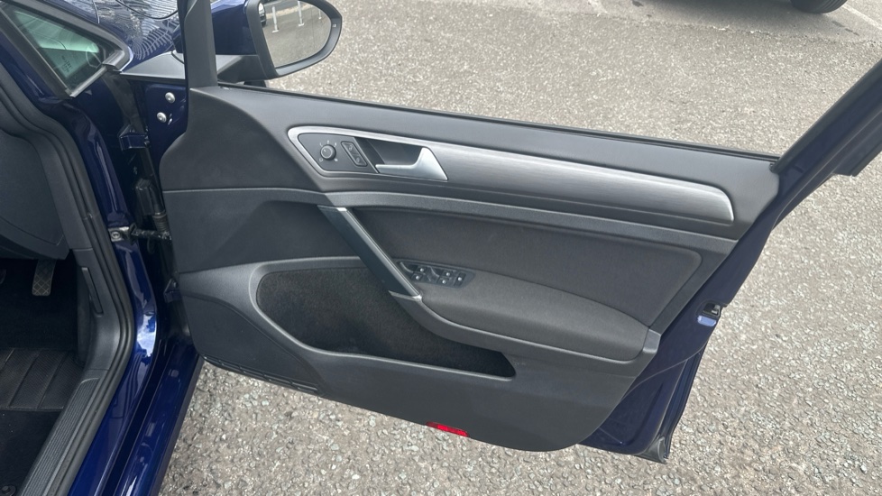 Volkswagen Golf 1.5 TSI EVO Match 5dr Petrol Hatchback - Image 19
