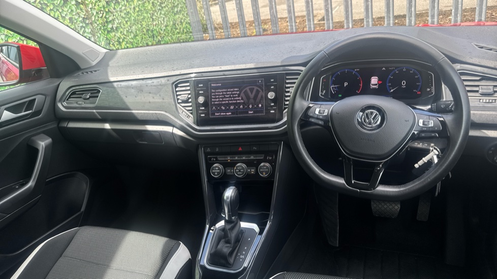 Volkswagen T-Roc 1.5 TSI EVO SEL 5dr DSG Petrol Hatchback - Image 9