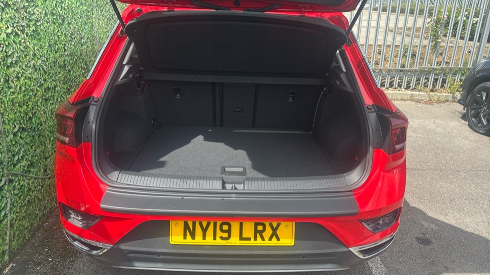 Volkswagen T-Roc 1.5 TSI EVO SEL 5dr DSG Petrol Hatchback - Image 20