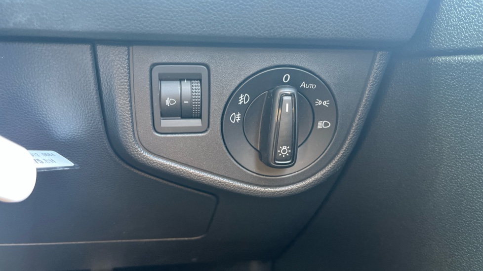 Volkswagen Taigo 1.0 TSI 110 R-Line 5dr DSG Petrol Hatchback - Image 34