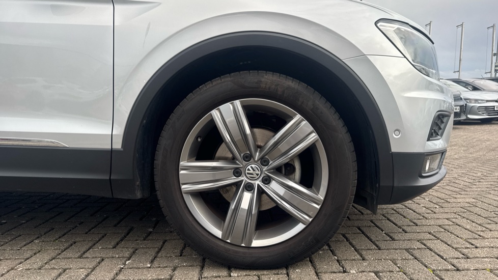 Volkswagen Tiguan 1.5 TSi EVO 150 Match 5dr DSG Petrol Estate - Image 5