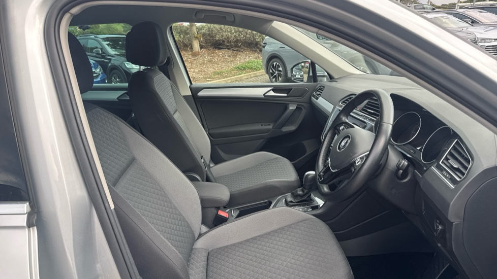 Volkswagen Tiguan 1.5 TSi EVO 150 Match 5dr DSG Petrol Estate - Image 15