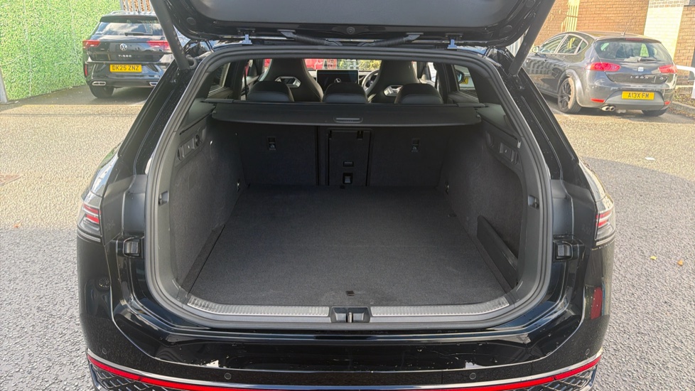 Volkswagen Passat 1.5 TSI eHybrid Black Edition 5dr DSG Estate - Image 20