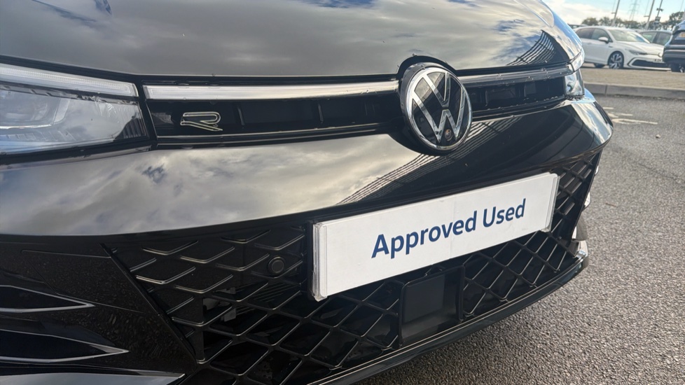Volkswagen Passat 1.5 TSI eHybrid Black Edition 5dr DSG Estate - Image 29