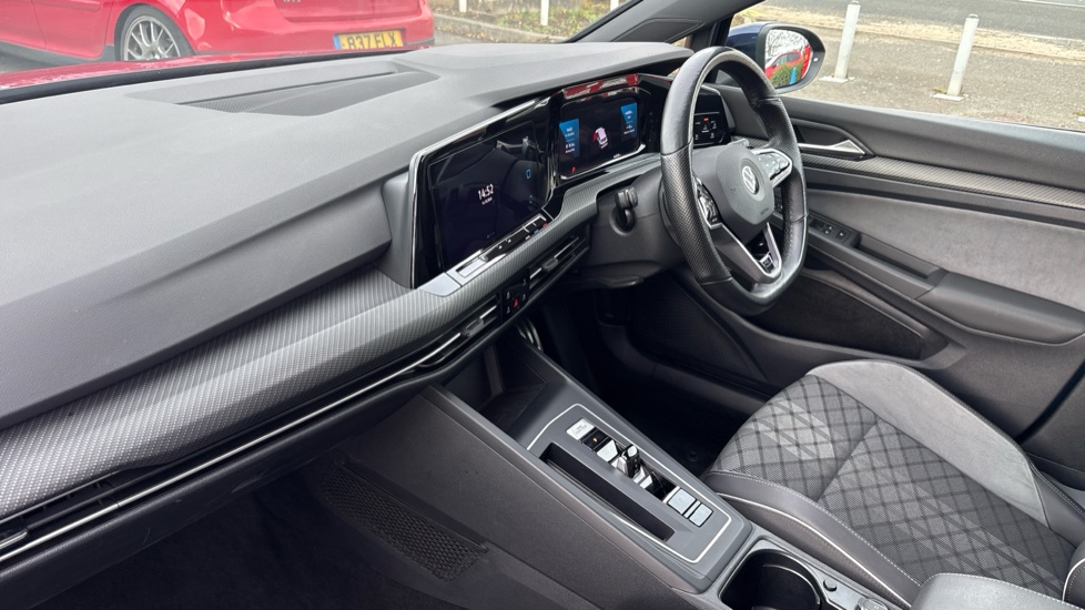 Volkswagen Golf 1.5 eTSI 150 R-Line 5dr DSG Petrol Estate - Image 2