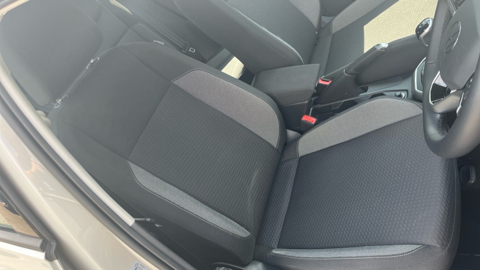 Volkswagen Polo 1.0 TSI Life 5dr Petrol Hatchback - Image 30