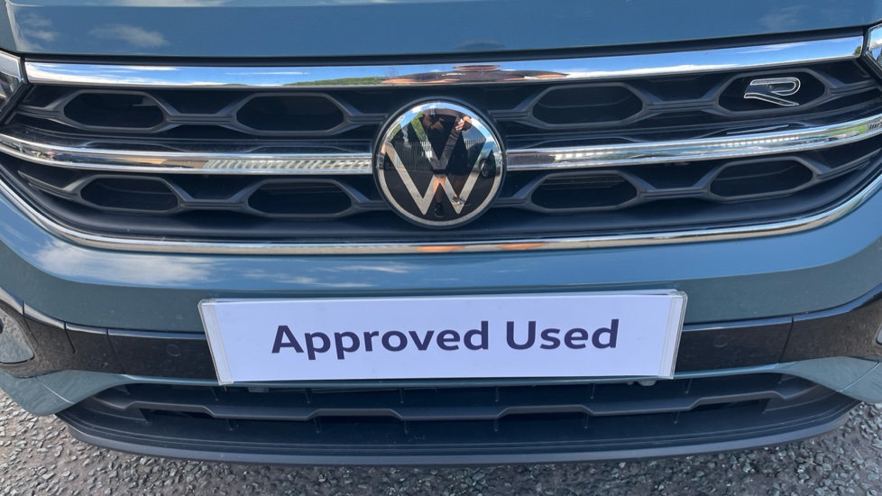 Volkswagen T-Roc 1.5 TSI R-Line 5dr DSG Petrol Hatchback - Image 22
