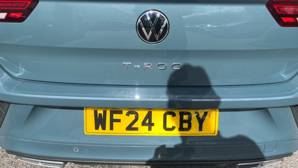 Volkswagen T-Roc 1.5 TSI R-Line 5dr DSG Petrol Hatchback - Image 30