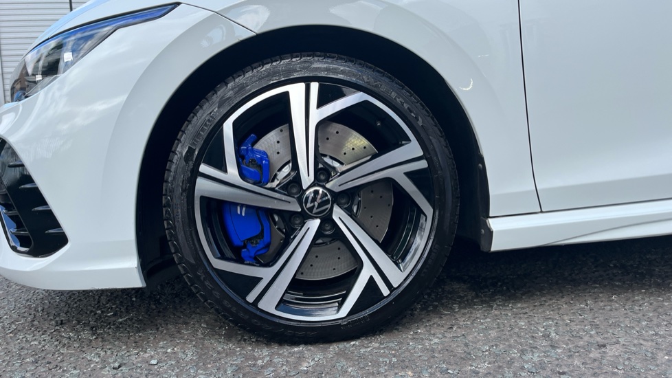 Volkswagen Golf 2.0 TSI 320 R 4Motion 5dr DSG Petrol Hatchback - Image 5