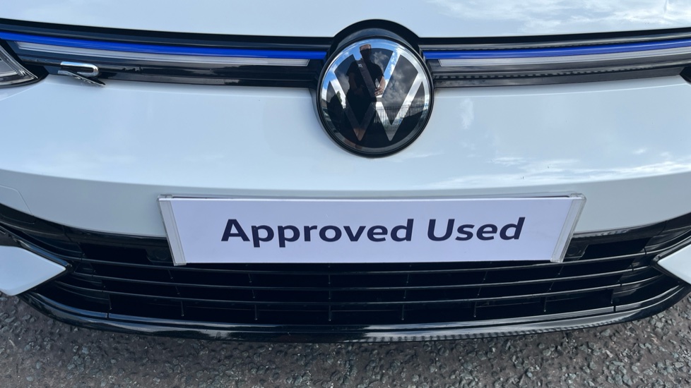 Volkswagen Golf 2.0 TSI 320 R 4Motion 5dr DSG Petrol Hatchback - Image 22