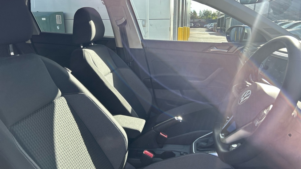 Volkswagen Taigo 1.0 TSI 115 Match 5dr DSG Petrol Hatchback - Image 15