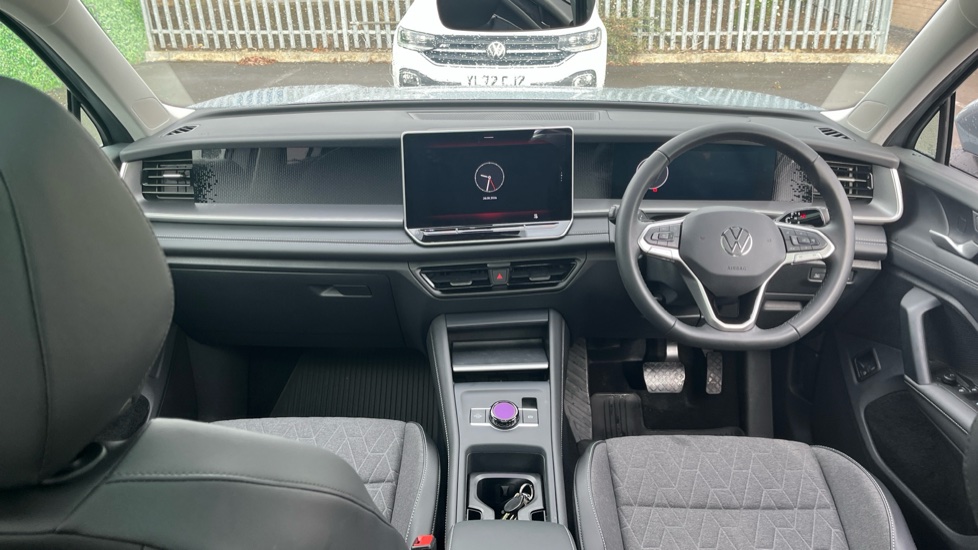Volkswagen Tayron 1.5 TSI eHybrid Match 5dr DSG6 Estate - Image 9