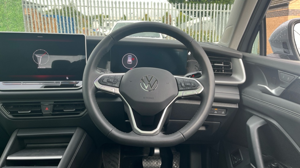 Volkswagen Tayron 1.5 TSI eHybrid Match 5dr DSG6 Estate - Image 10