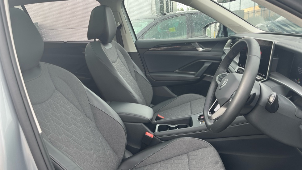 Volkswagen Tayron 1.5 TSI eHybrid Match 5dr DSG6 Estate - Image 15
