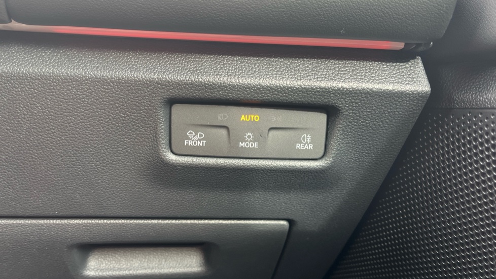 Volkswagen Tayron 1.5 TSI eHybrid Match 5dr DSG6 Estate - Image 37
